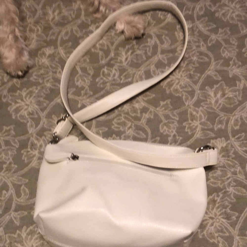 White shoulder bag